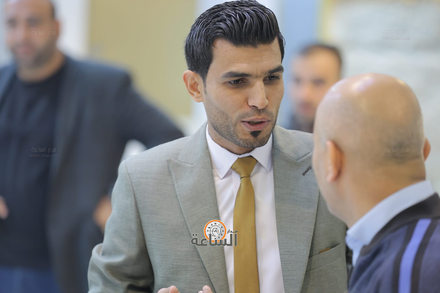 Madar Al-Saa Images 0.554023870538174