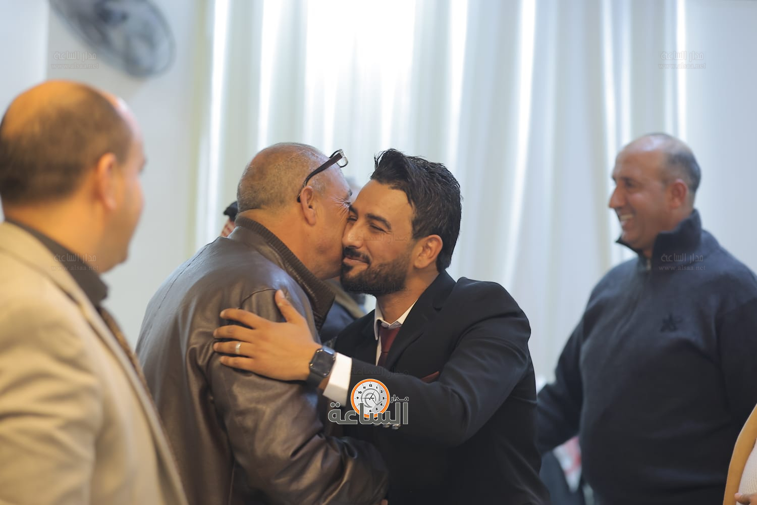 Madar Al-Saa Images 0.8826476227245694