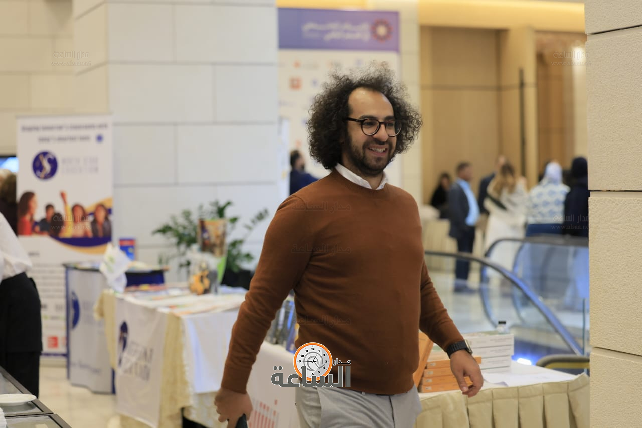 Madar Al-Saa Images 0.41175965010987436