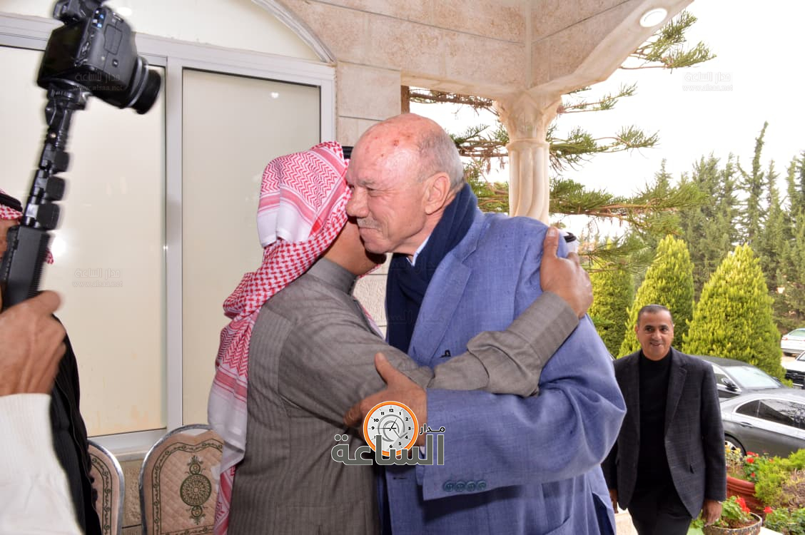 Madar Al-Saa Images 0.05118882309140704