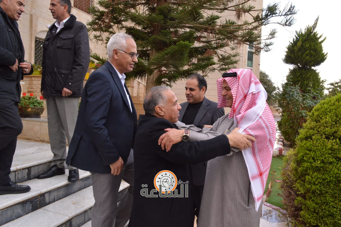 Madar Al-Saa Images 0.8075941789349078