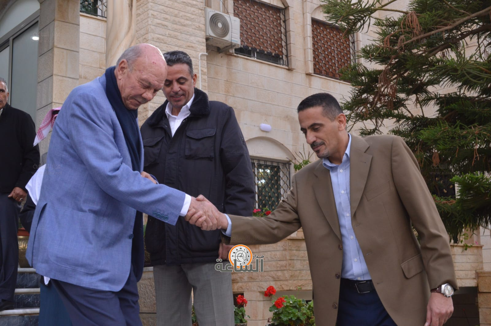 Madar Al-Saa Images 0.927505898366496