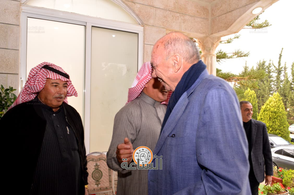 Madar Al-Saa Images 0.2361677593894096