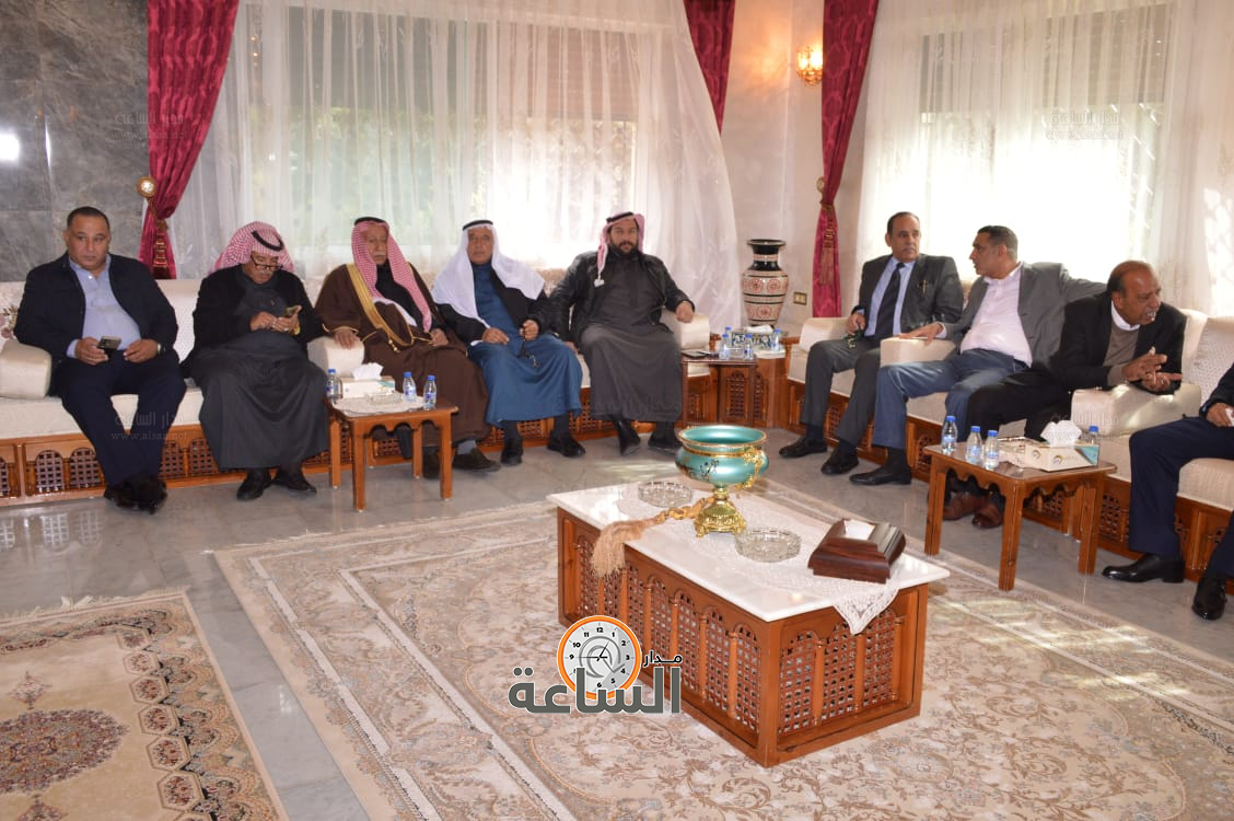 Madar Al-Saa Images 0.42404240221869227