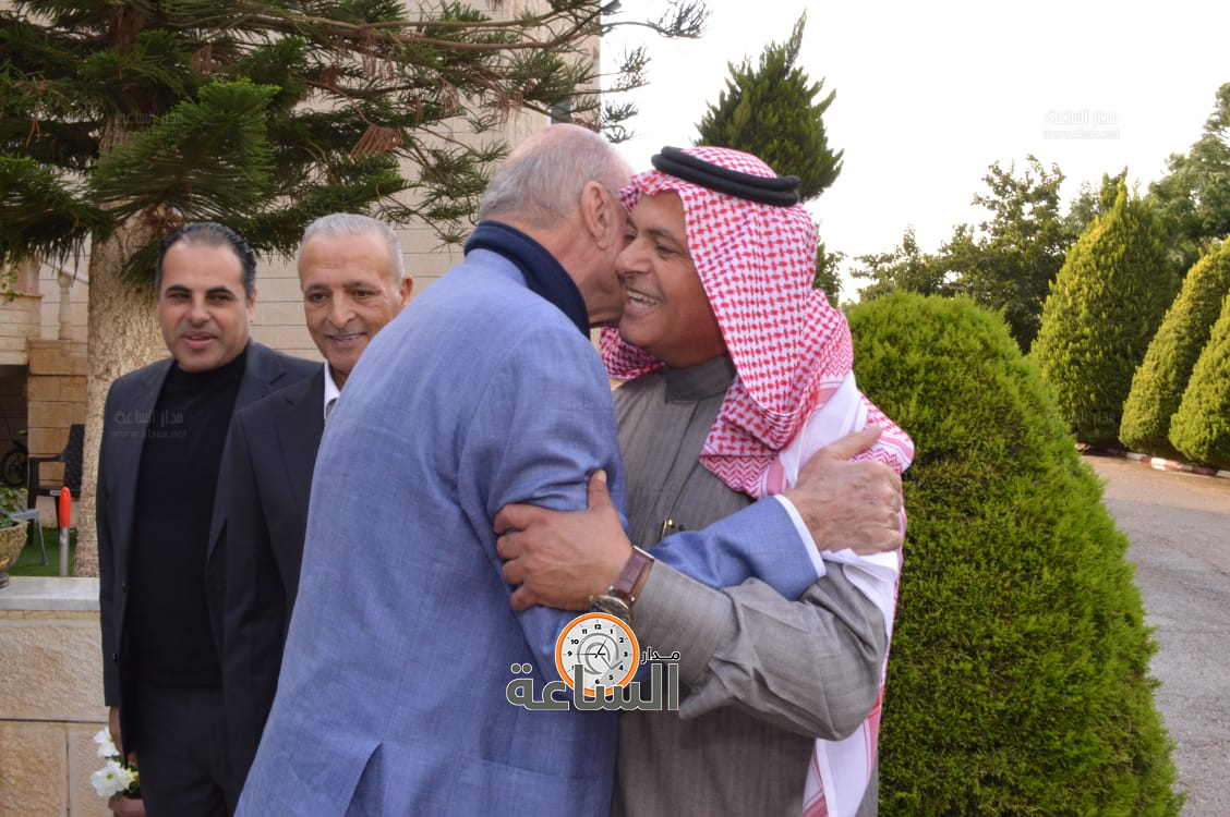 Madar Al-Saa Images 0.804371094412499