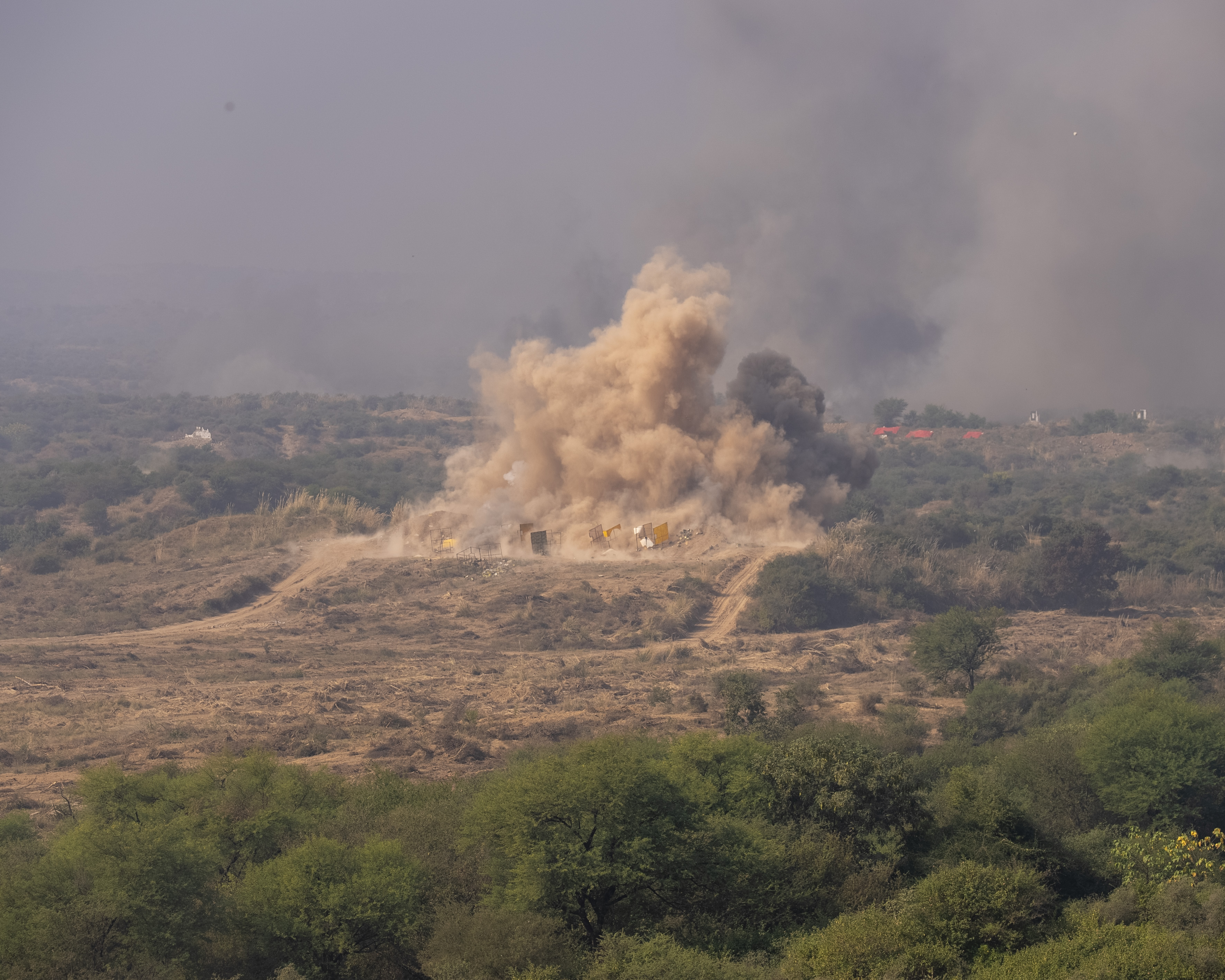 Madar Al-Saa Images 0.4565413549990829