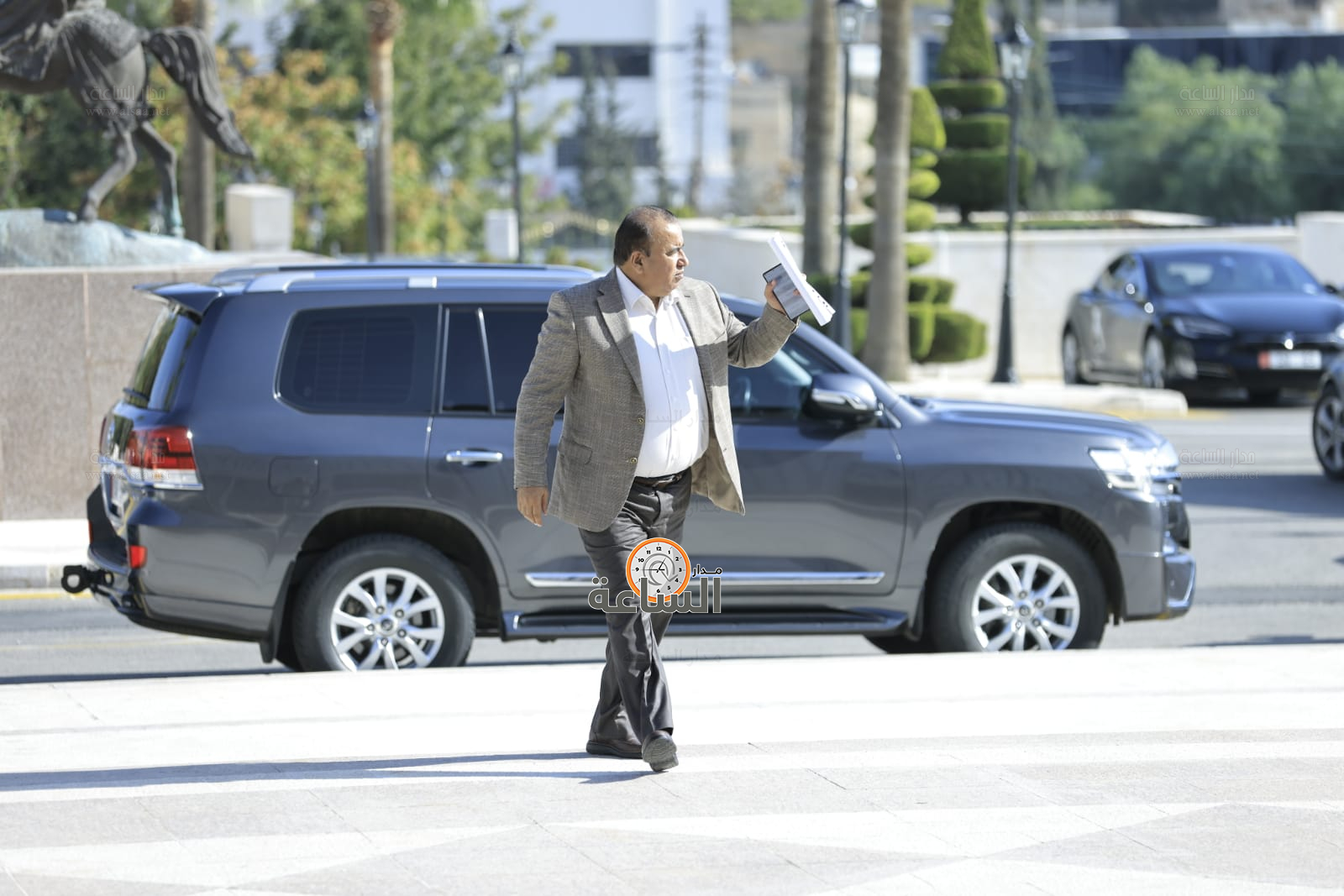 Madar Al-Saa Images 0.8697190420164408