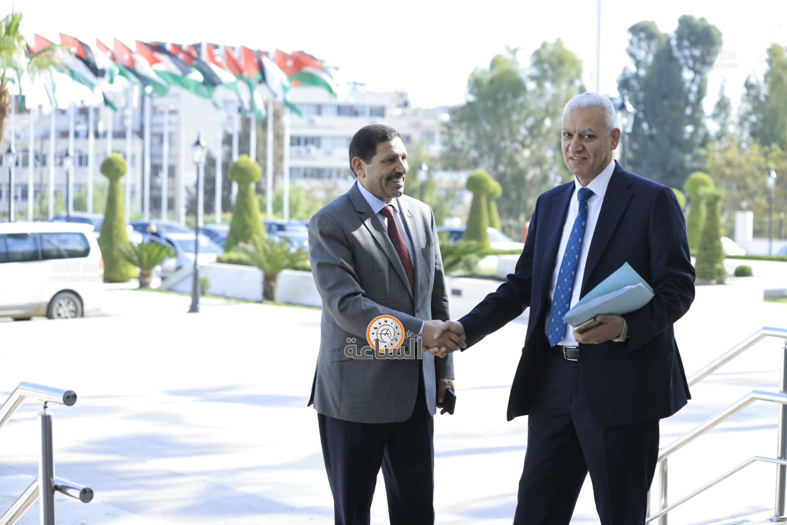 Madar Al-Saa Images 0.49054411246152685