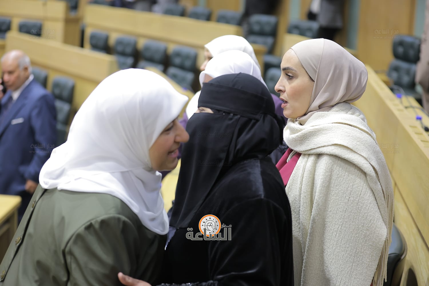 Madar Al-Saa Images 0.4121336783029188