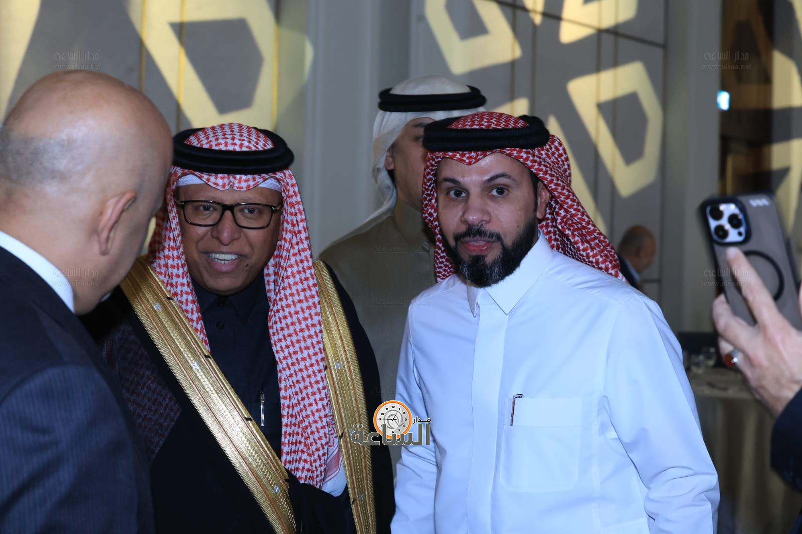 Madar Al-Saa Images 0.27411558510943324