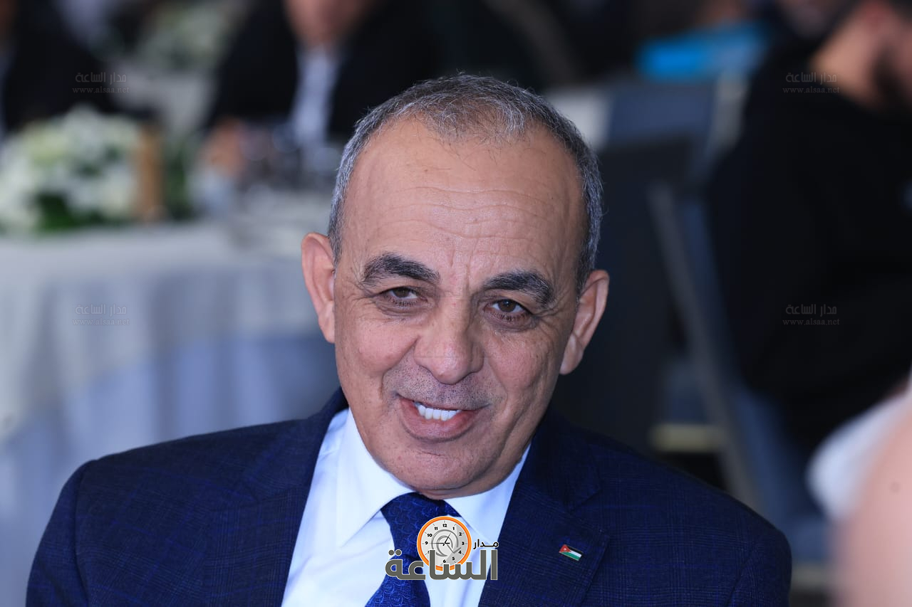 Madar Al-Saa Images 0.0005759645444152195