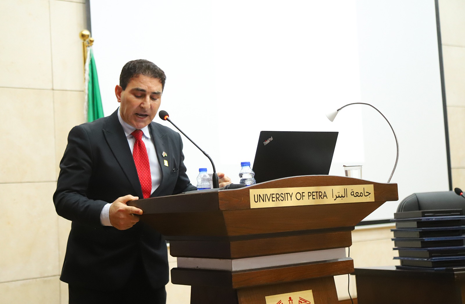 Madar Al-Saa Images 0.35012847351913756