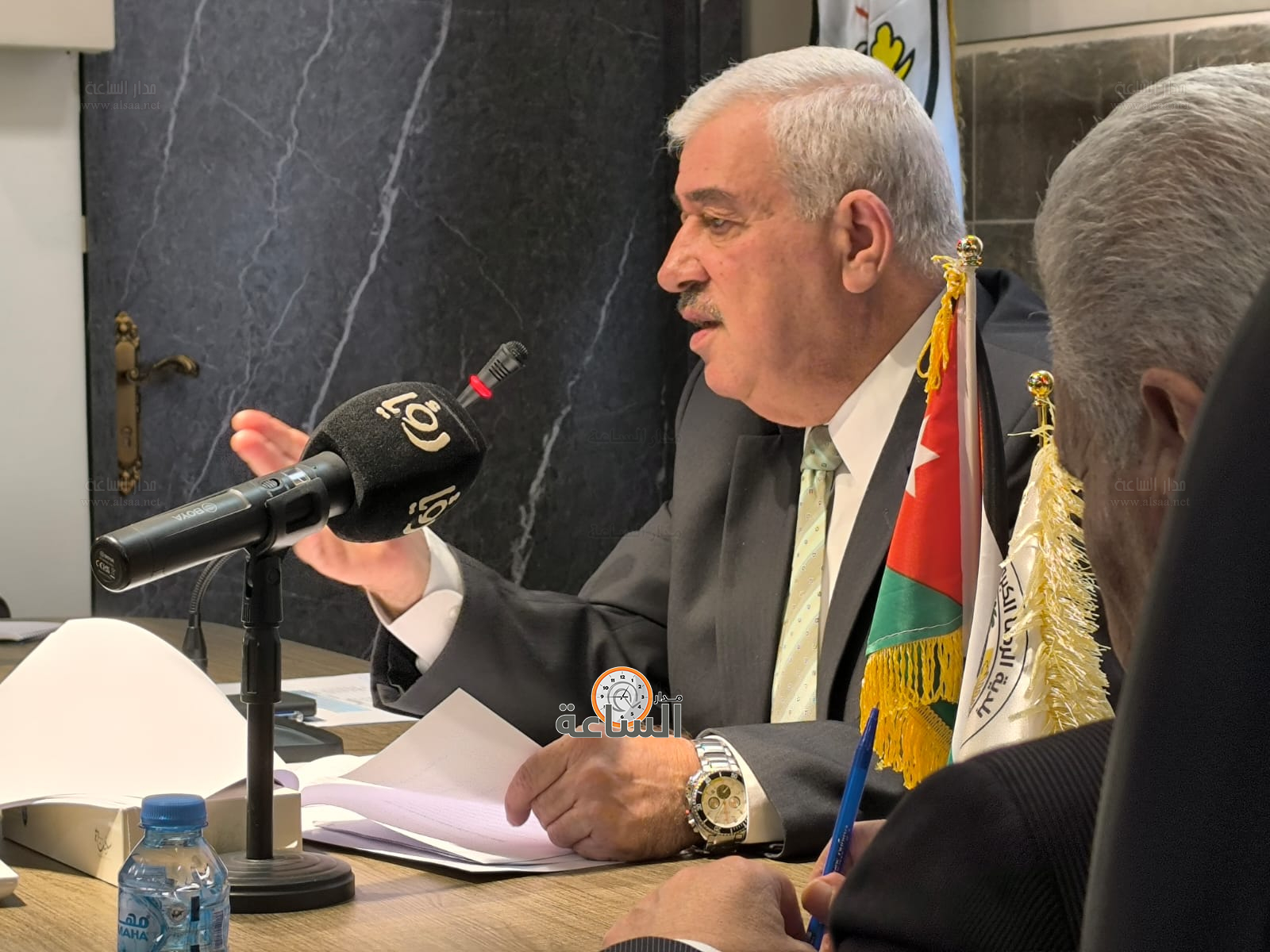 Madar Al-Saa Images 0.3541806787664522