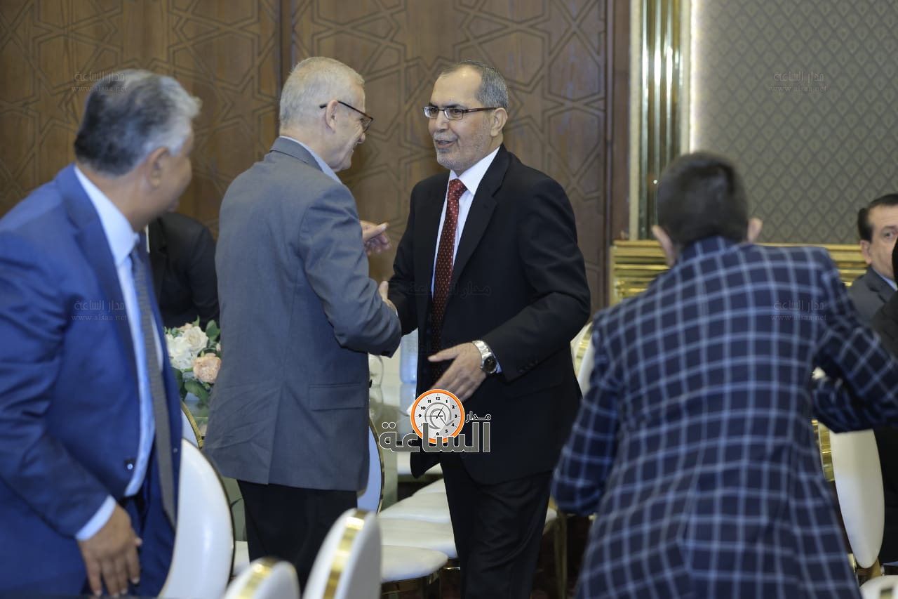 Madar Al-Saa Images 0.794342637239373