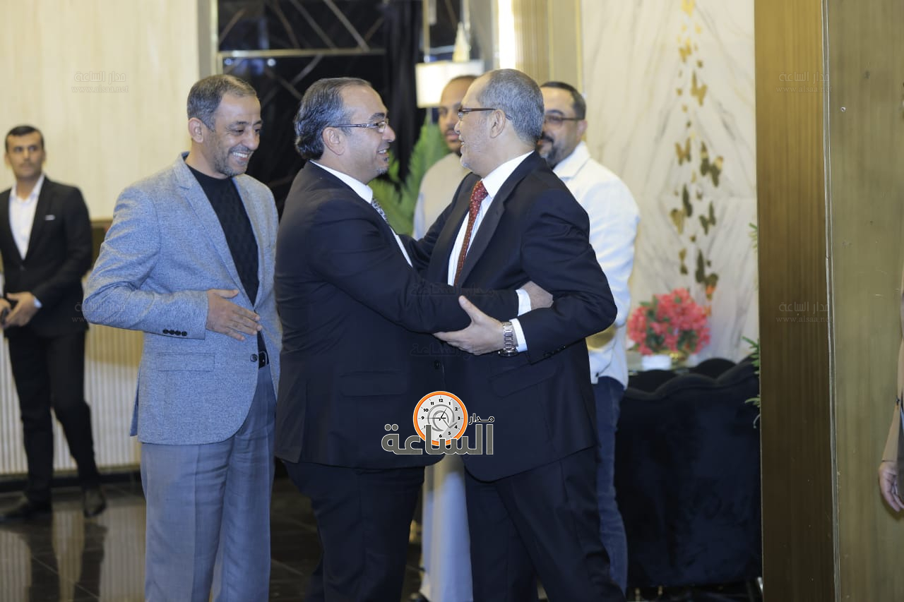 Madar Al-Saa Images 0.484937673820692