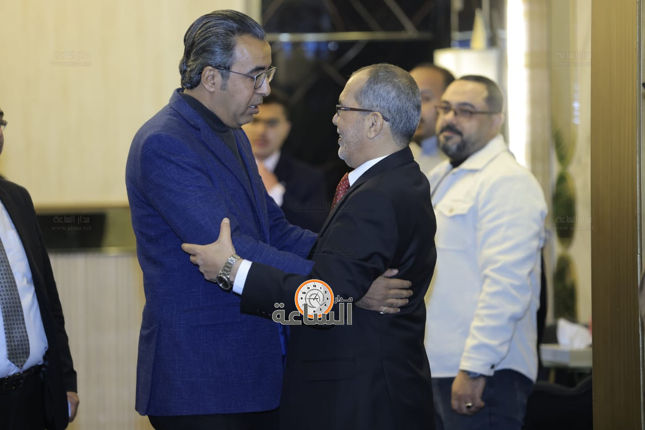 Madar Al-Saa Images 0.020806349048823725