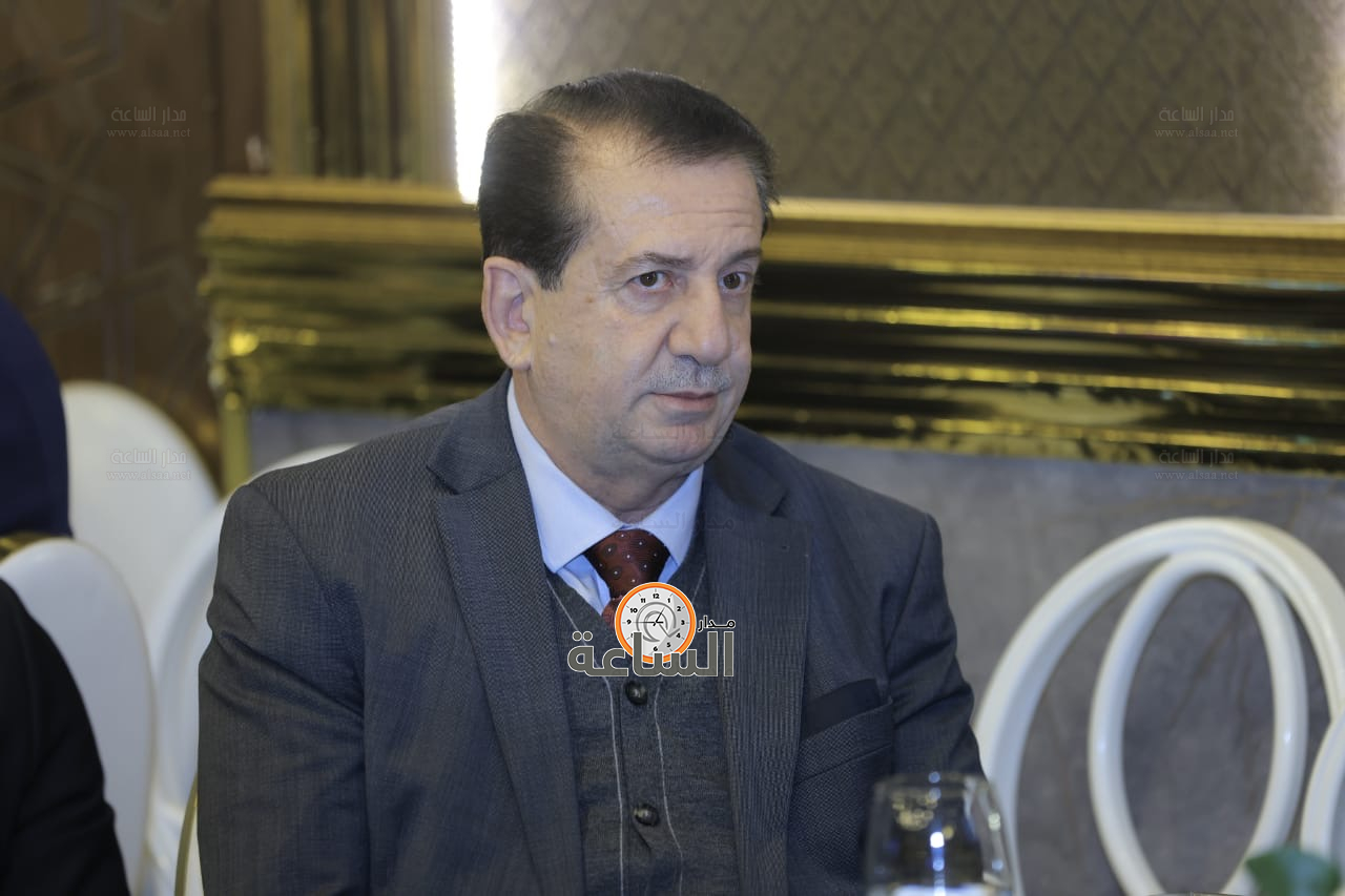 Madar Al-Saa Images 0.4967572679134873