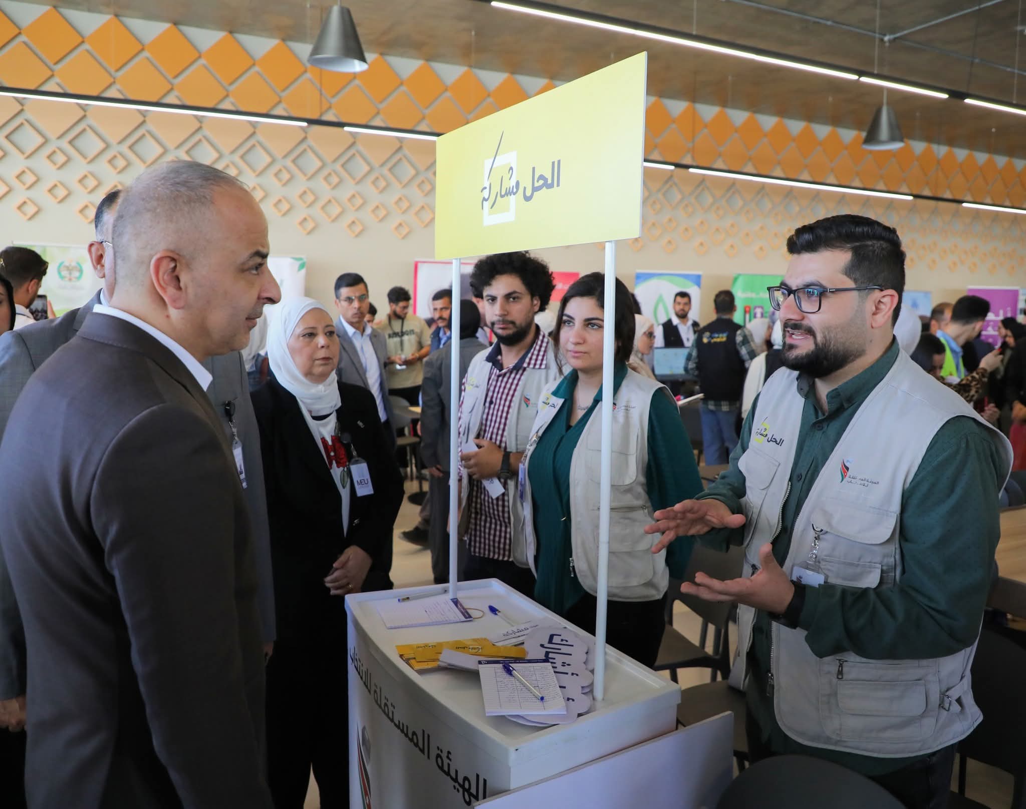 Madar Al-Saa Images 0.9288130756664665