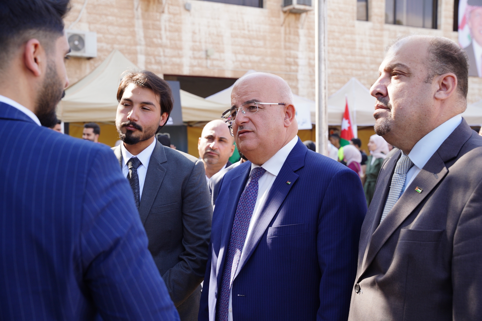 Madar Al-Saa Images 0.8428559650190978