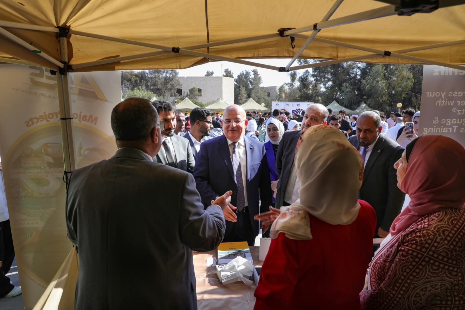 Madar Al-Saa Images 0.48212315704334785