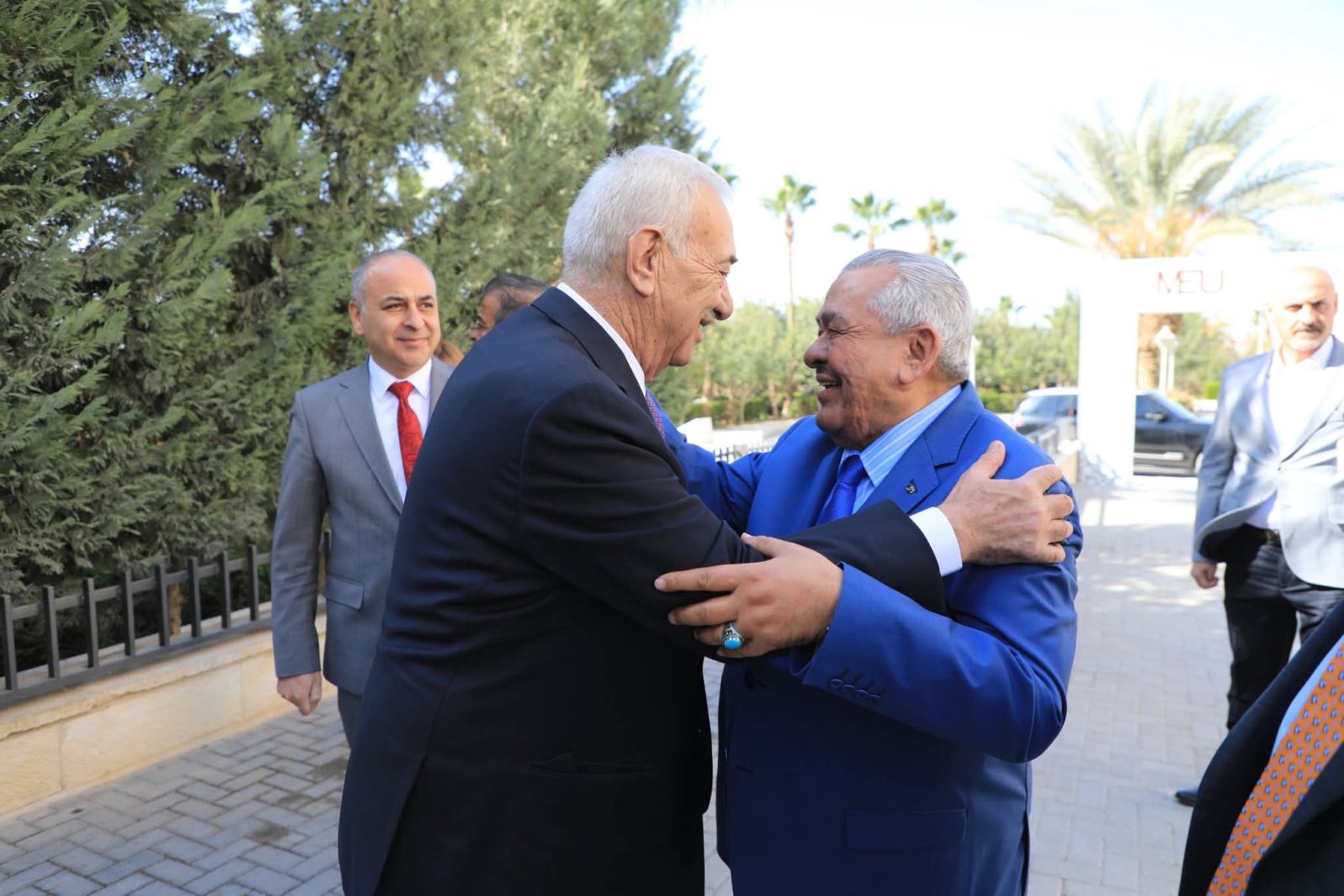 Madar Al-Saa Images 0.7118207520017408