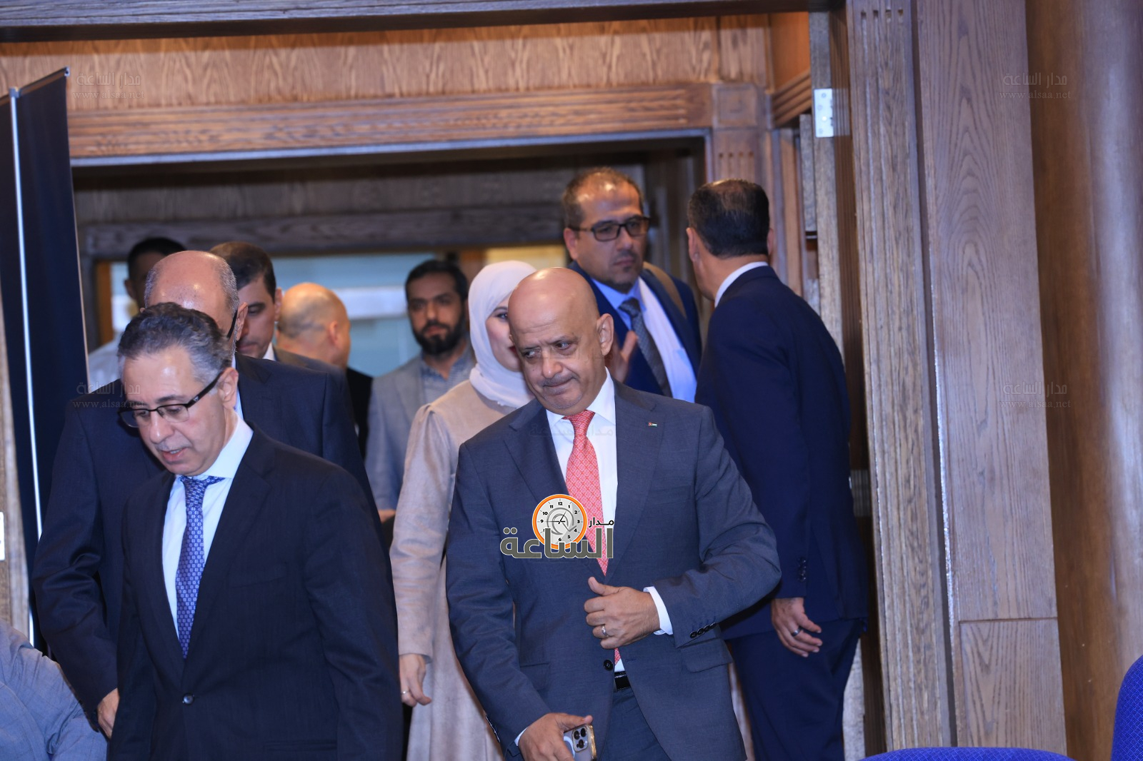 Madar Al-Saa Images 0.9057159228654847