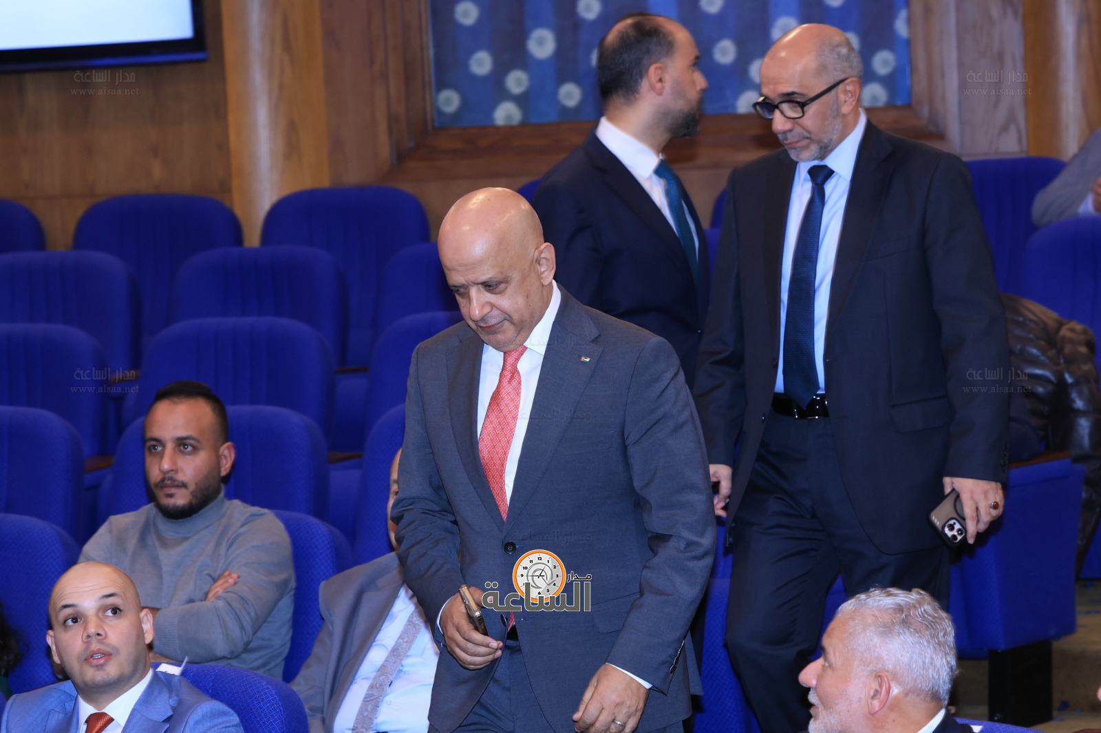 Madar Al-Saa Images 0.4652821809145353