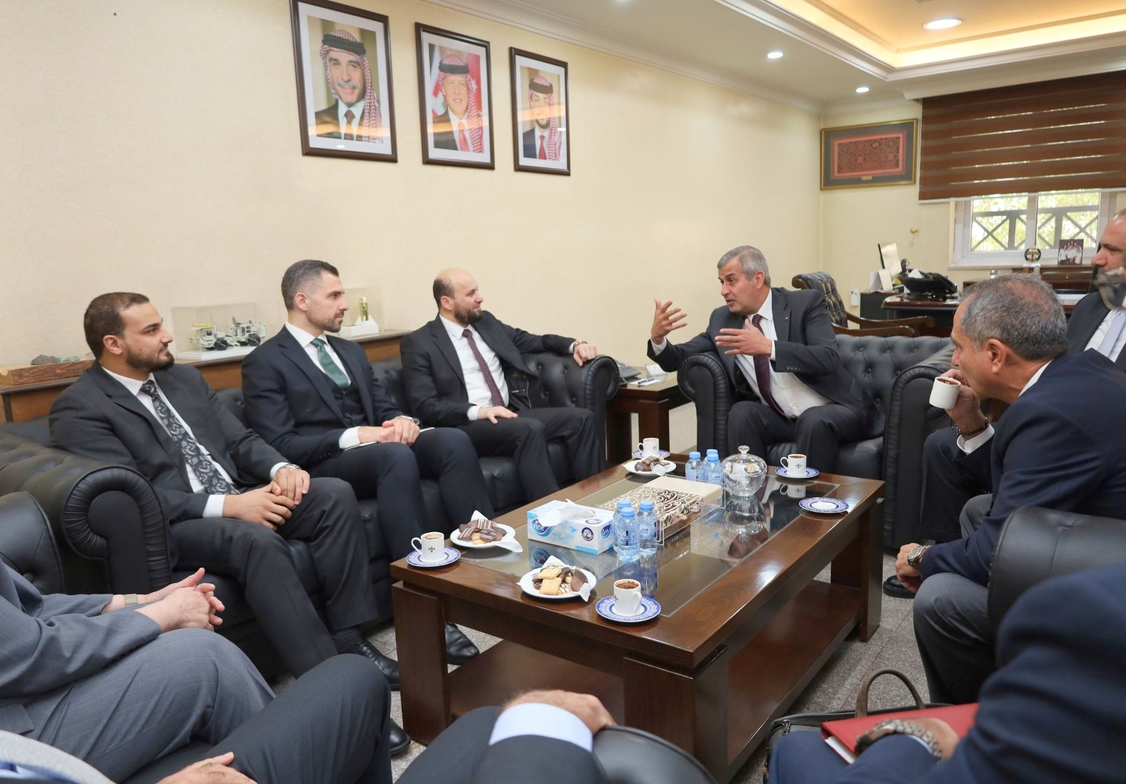 Madar Al-Saa Images 0.8758940439968623