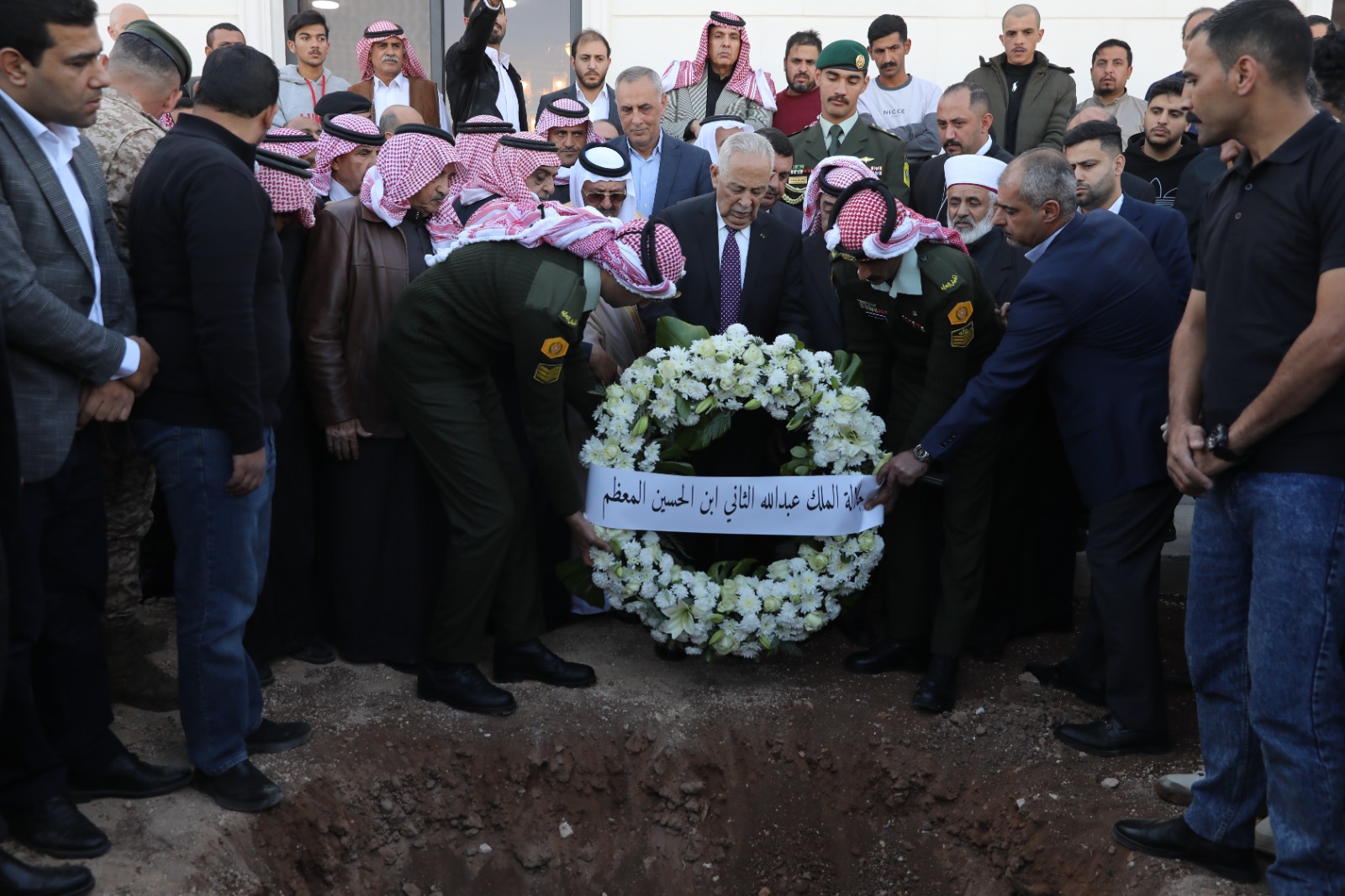 Madar Al-Saa Images 0.45213611196481374