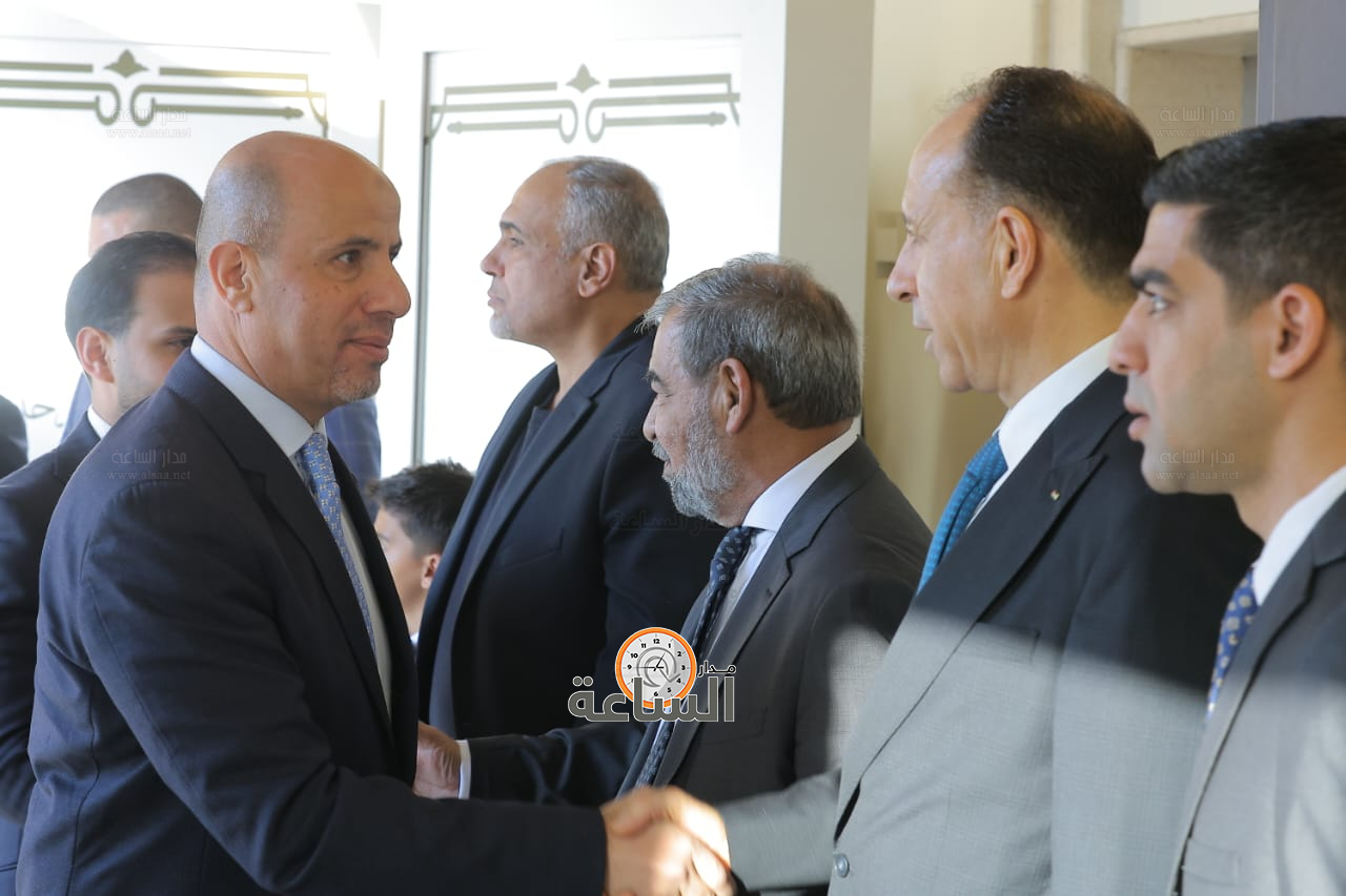 Madar Al-Saa Images 0.35172895863105624