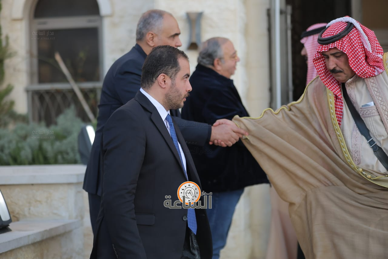 Madar Al-Saa Images 0.3329339130314406