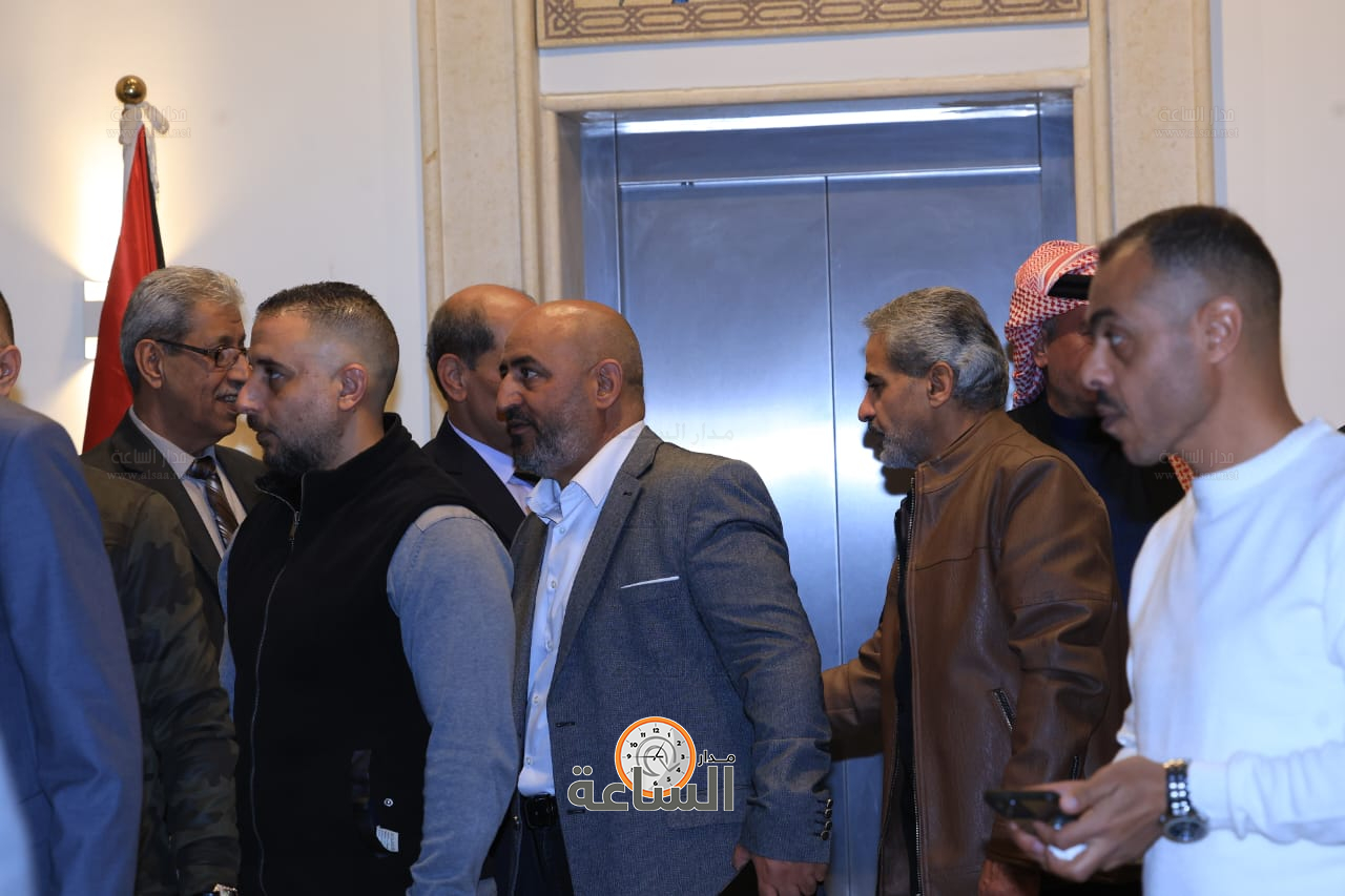 Madar Al-Saa Images 0.4143829244970273