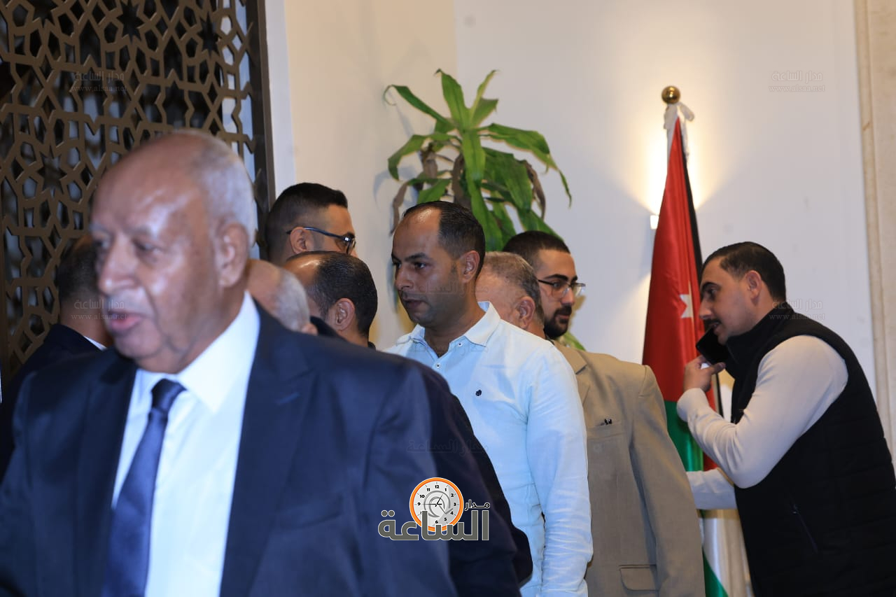 Madar Al-Saa Images 0.0017184881650570416