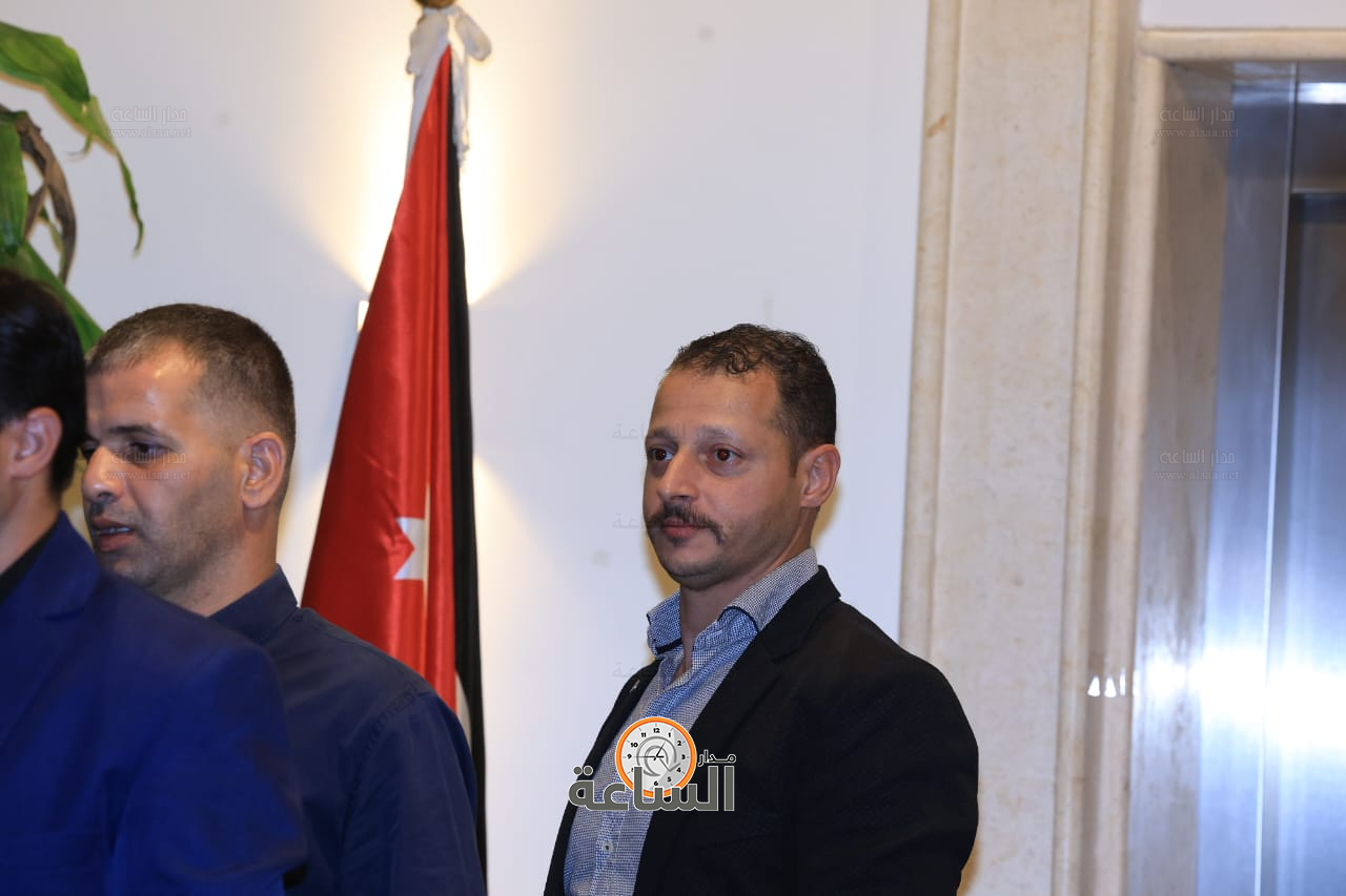 Madar Al-Saa Images 0.9527446283155057