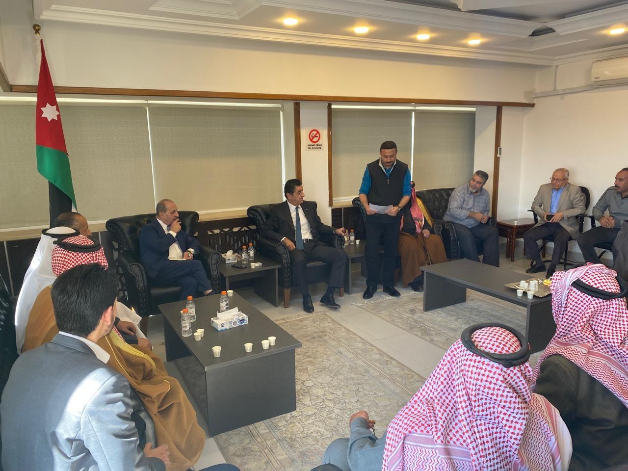 Madar Al-Saa Images 0.3598296976685976