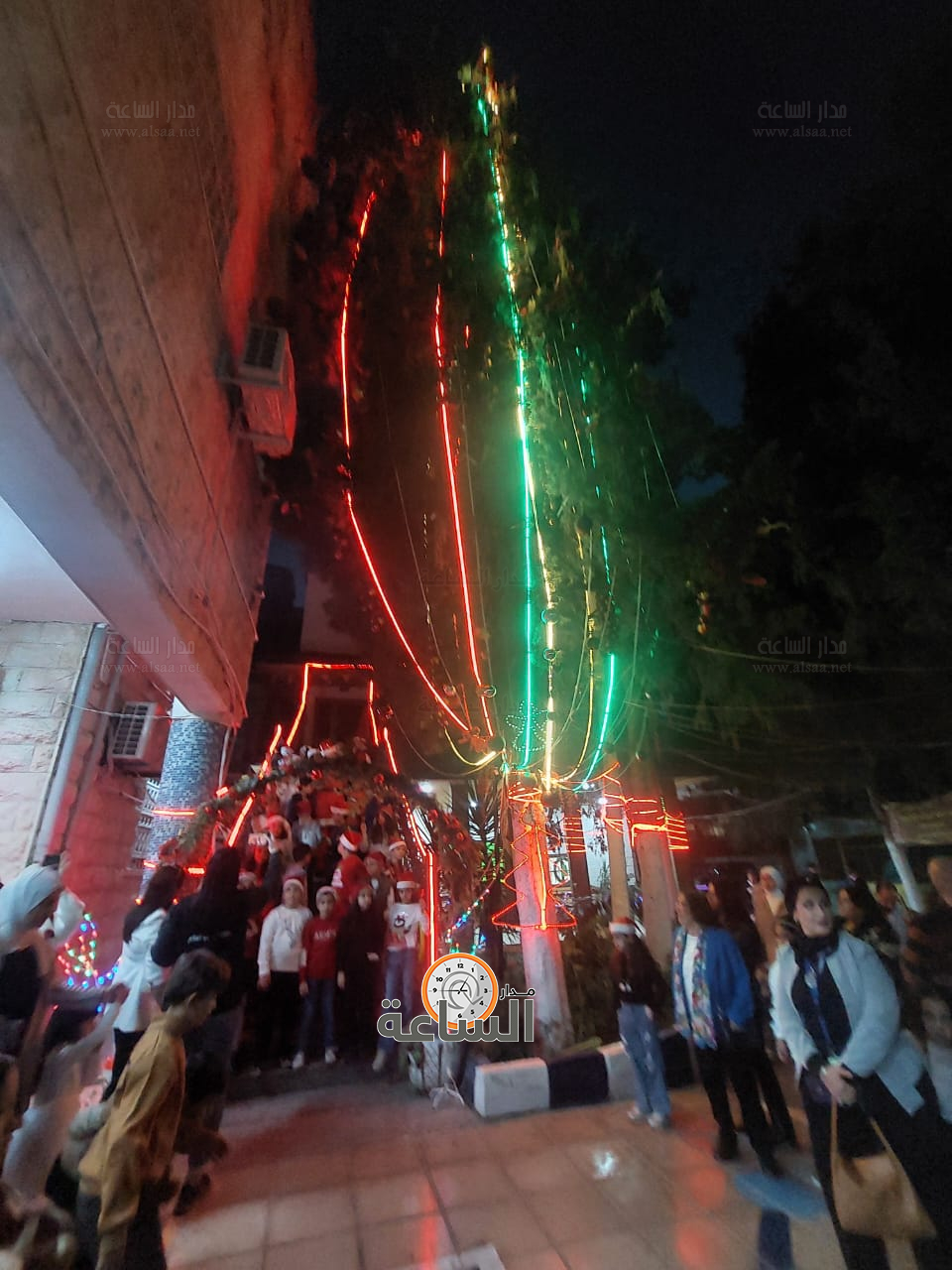 Madar Al-Saa Images 0.4915195661091626