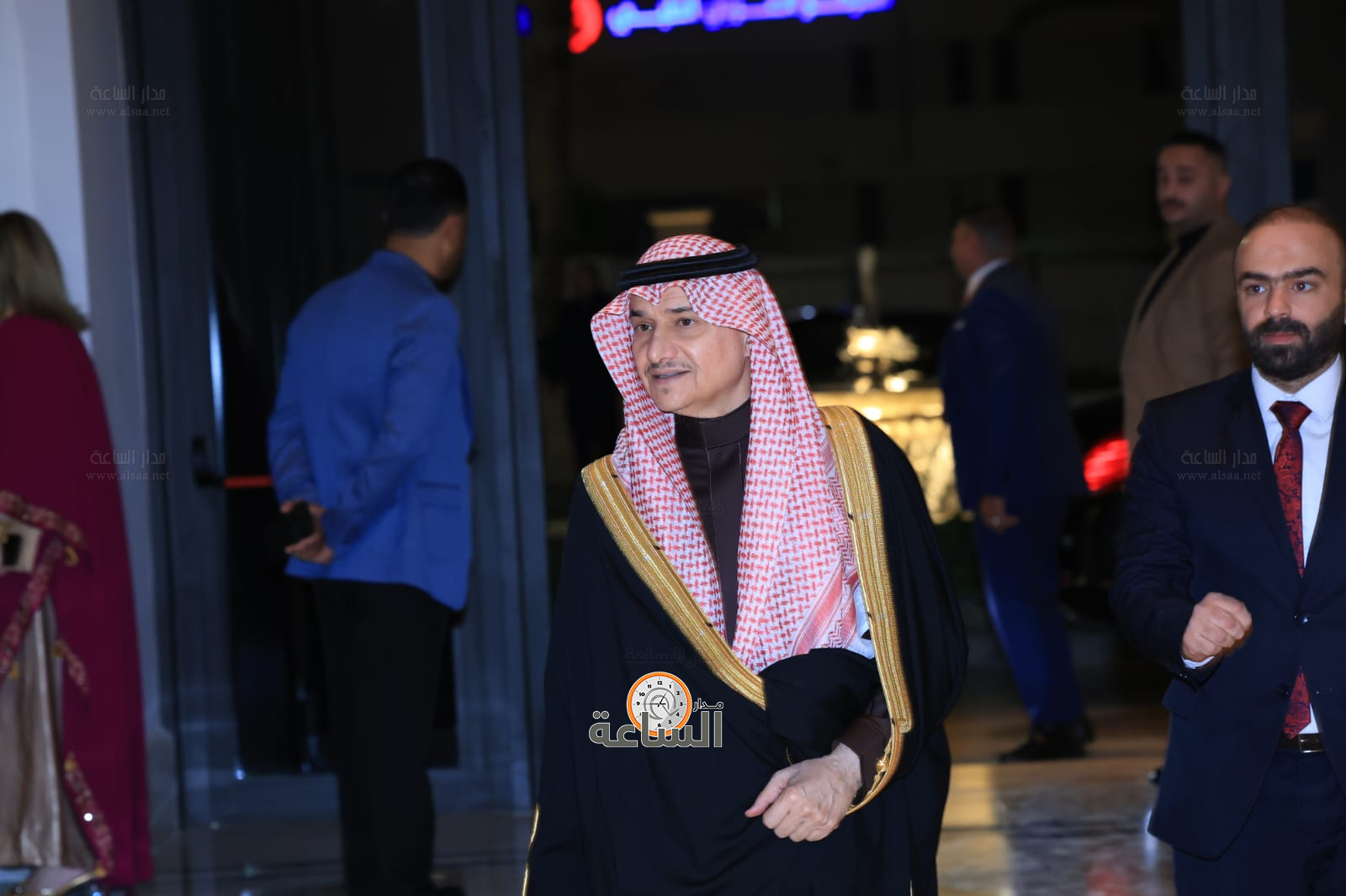 Madar Al-Saa Images 0.1636877088716473