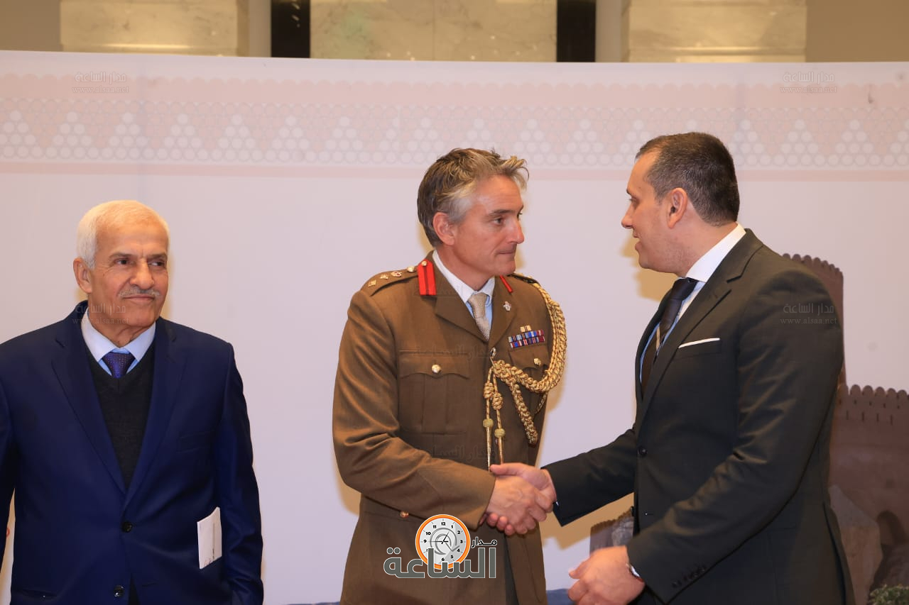 Madar Al-Saa Images 0.0899109124499492