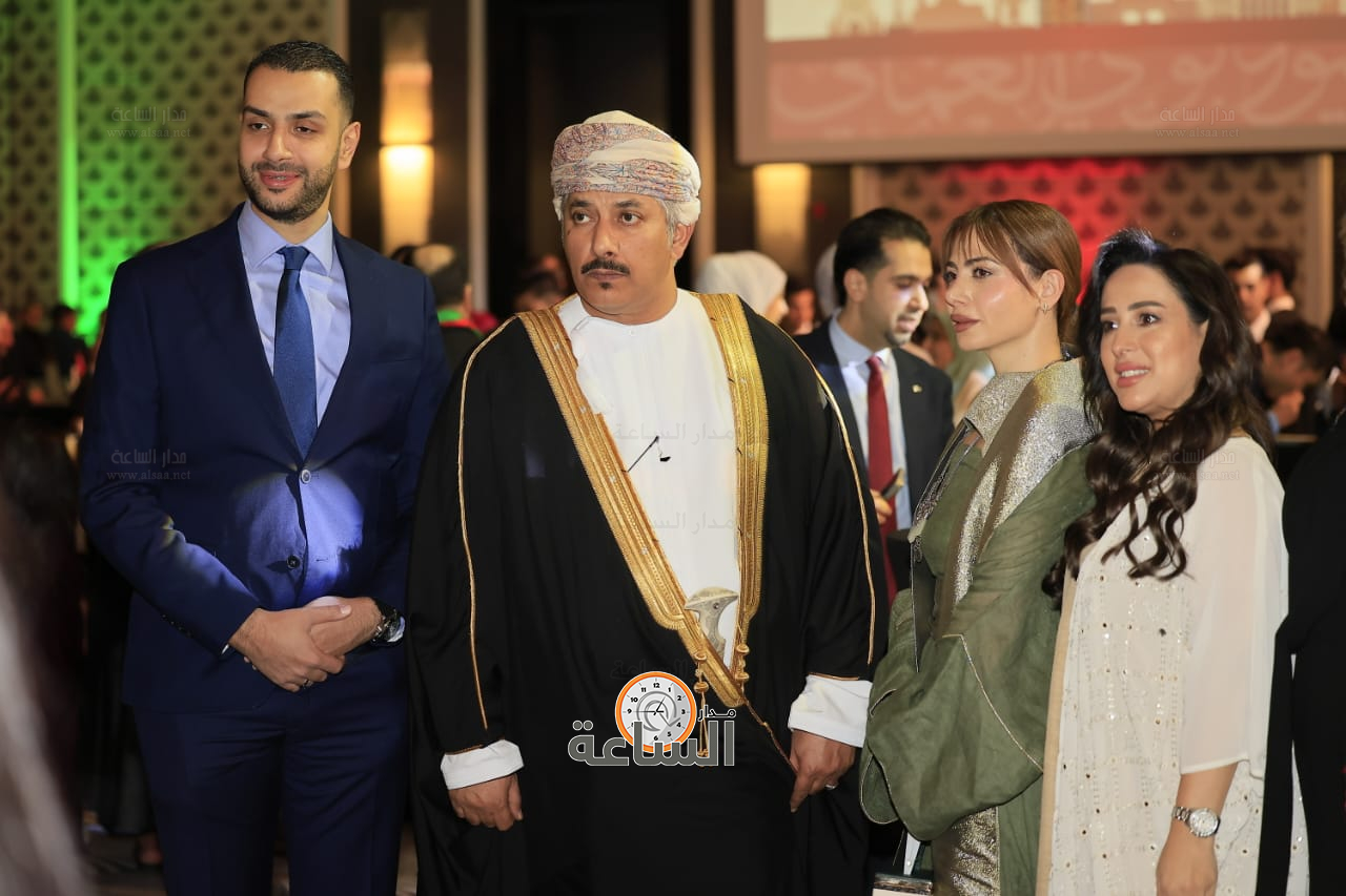 Madar Al-Saa Images 0.9471650579019897