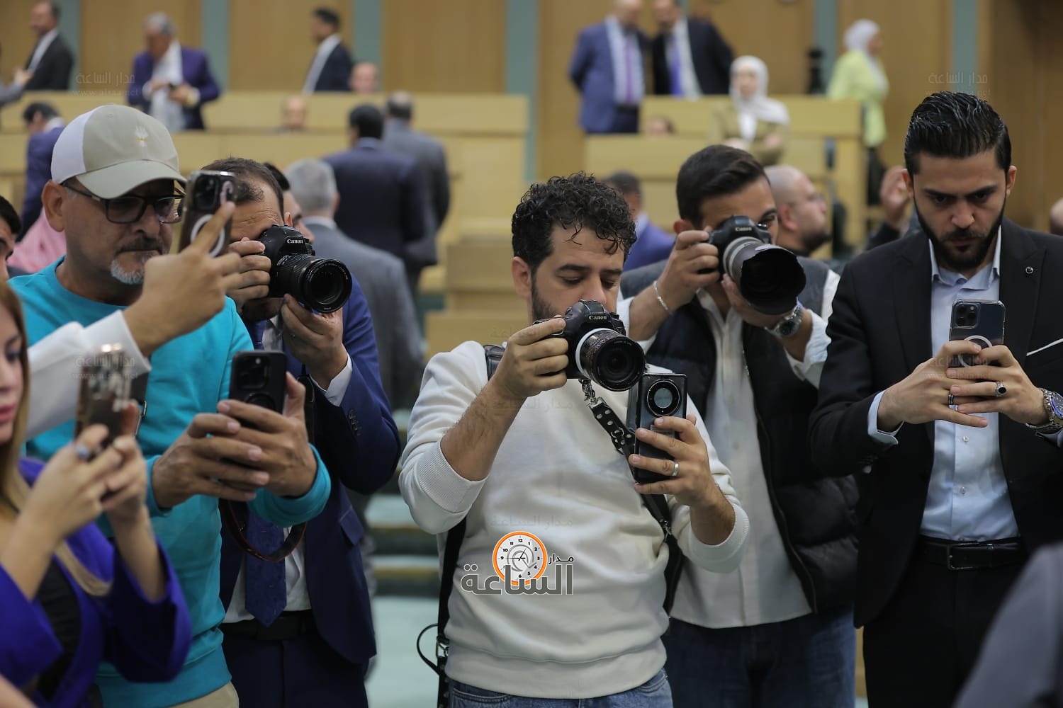 Madar Al-Saa Images 0.008377942436299746