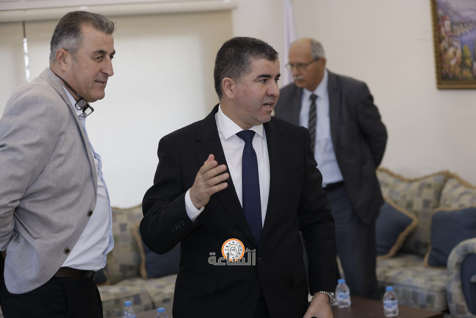 Madar Al-Saa Images 0.17103534451554603