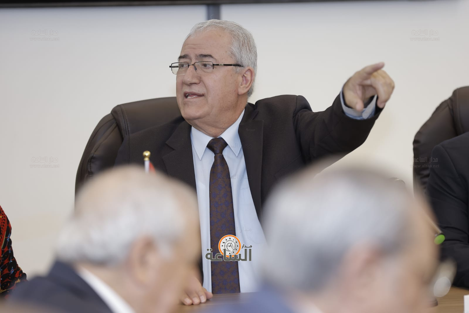 Madar Al-Saa Images 0.5212350392015279