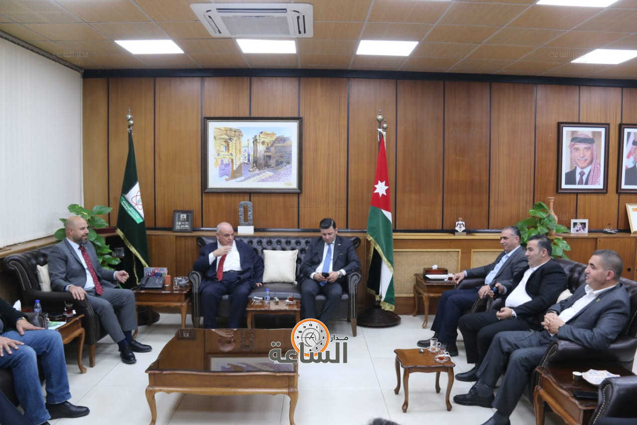 Madar Al-Saa Images 0.6160517518505486