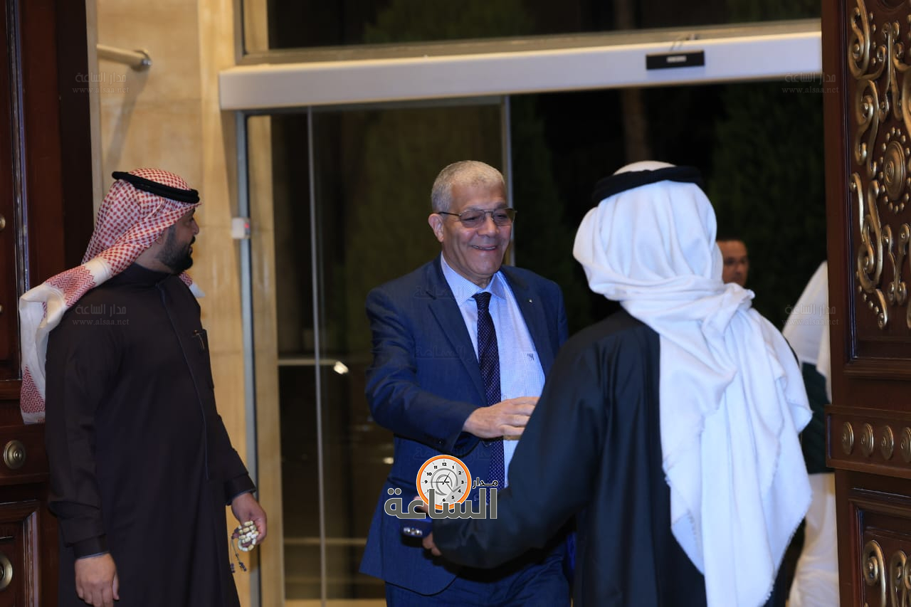 Madar Al-Saa Images 0.39802533090956527