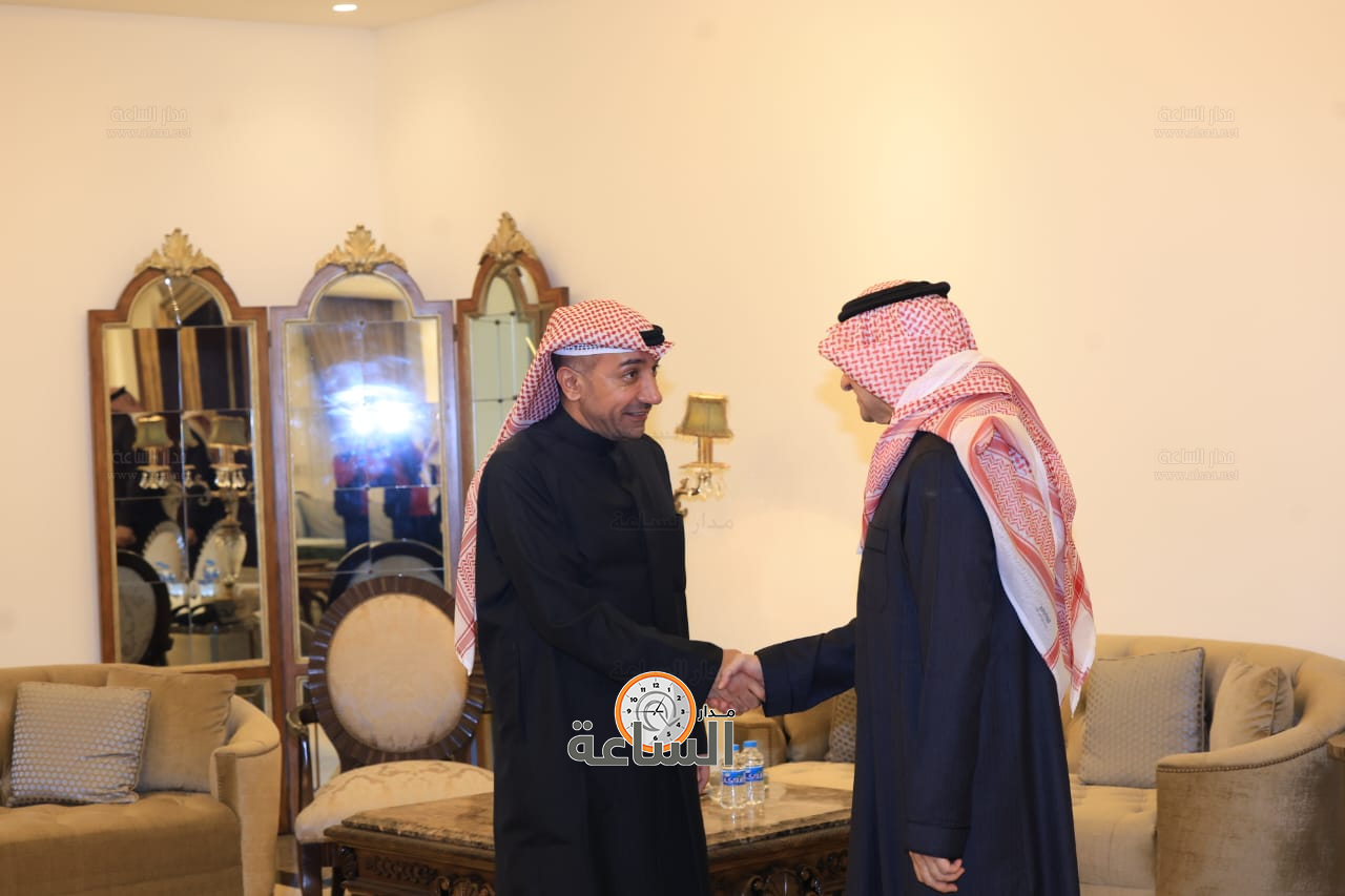 Madar Al-Saa Images 0.7853907770159173