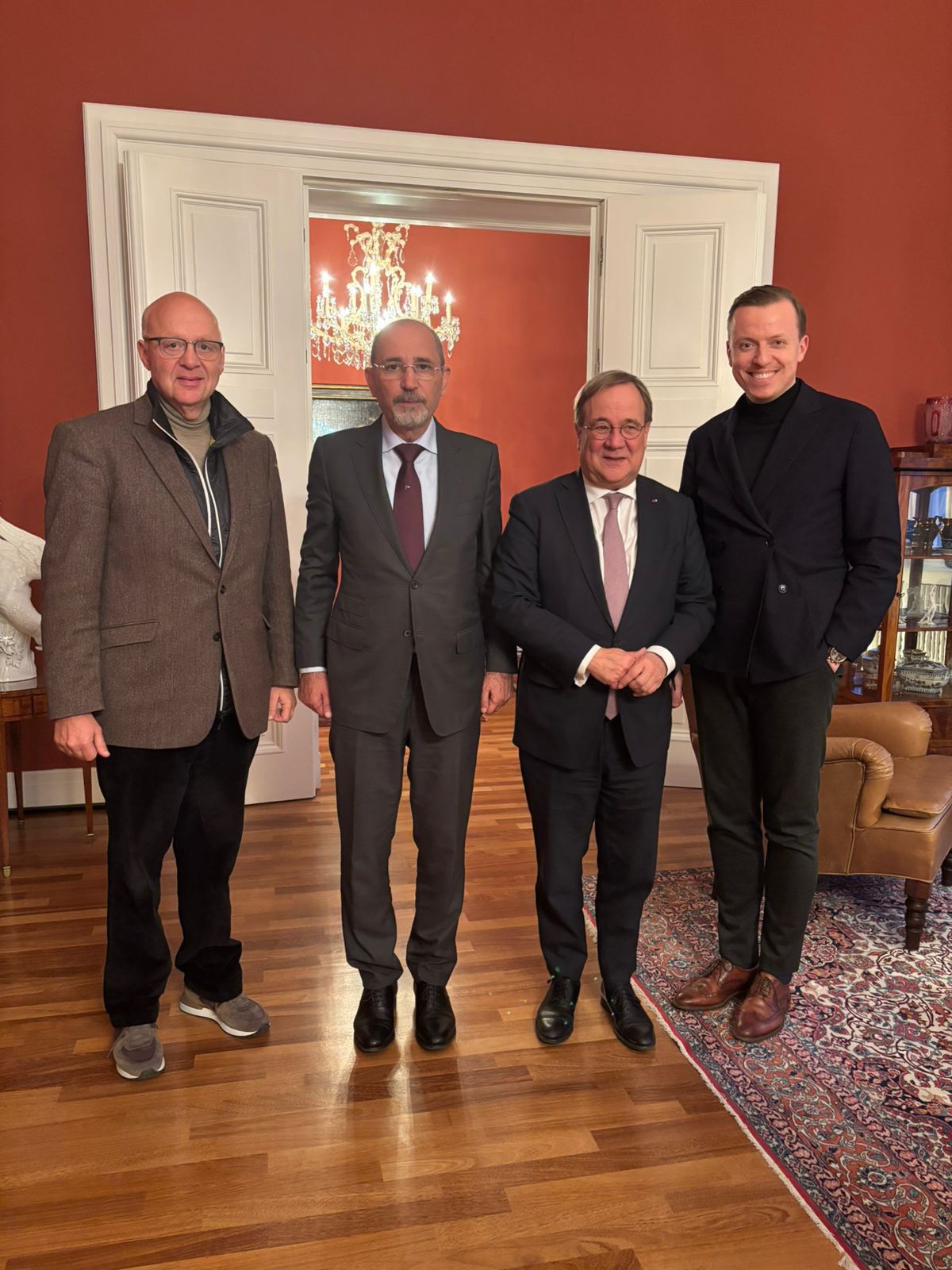 Madar Al-Saa Images 0.5205650158543383