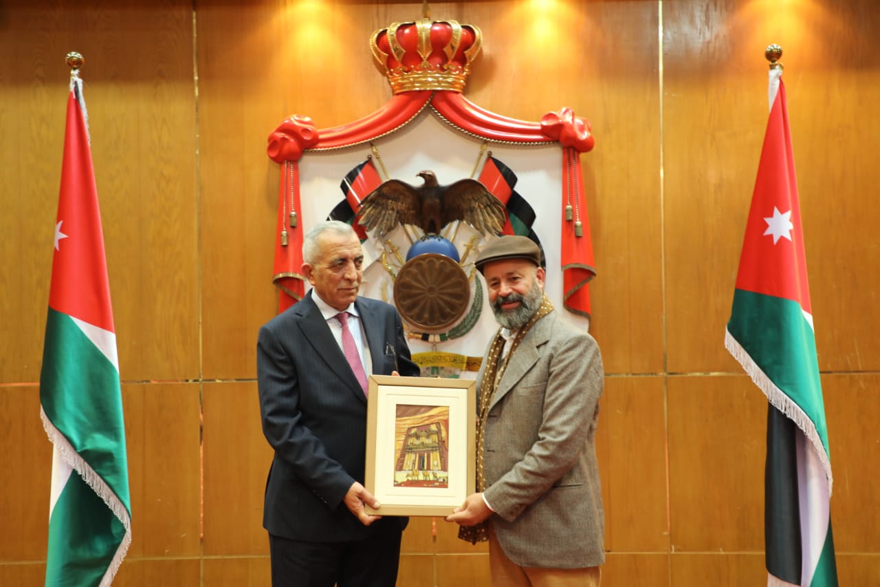 Madar Al-Saa Images 0.5327358278443226