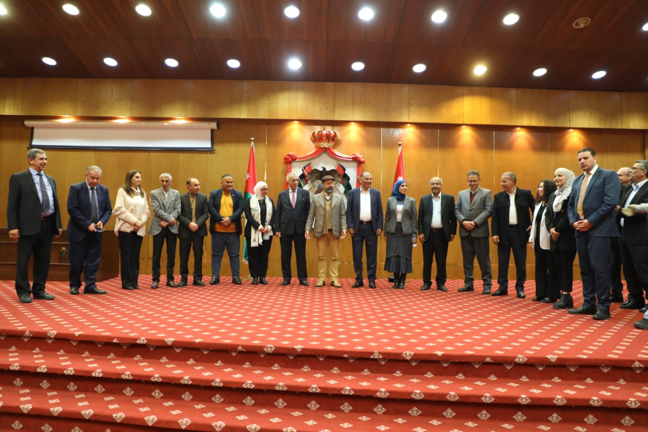 Madar Al-Saa Images 0.8038734457507662