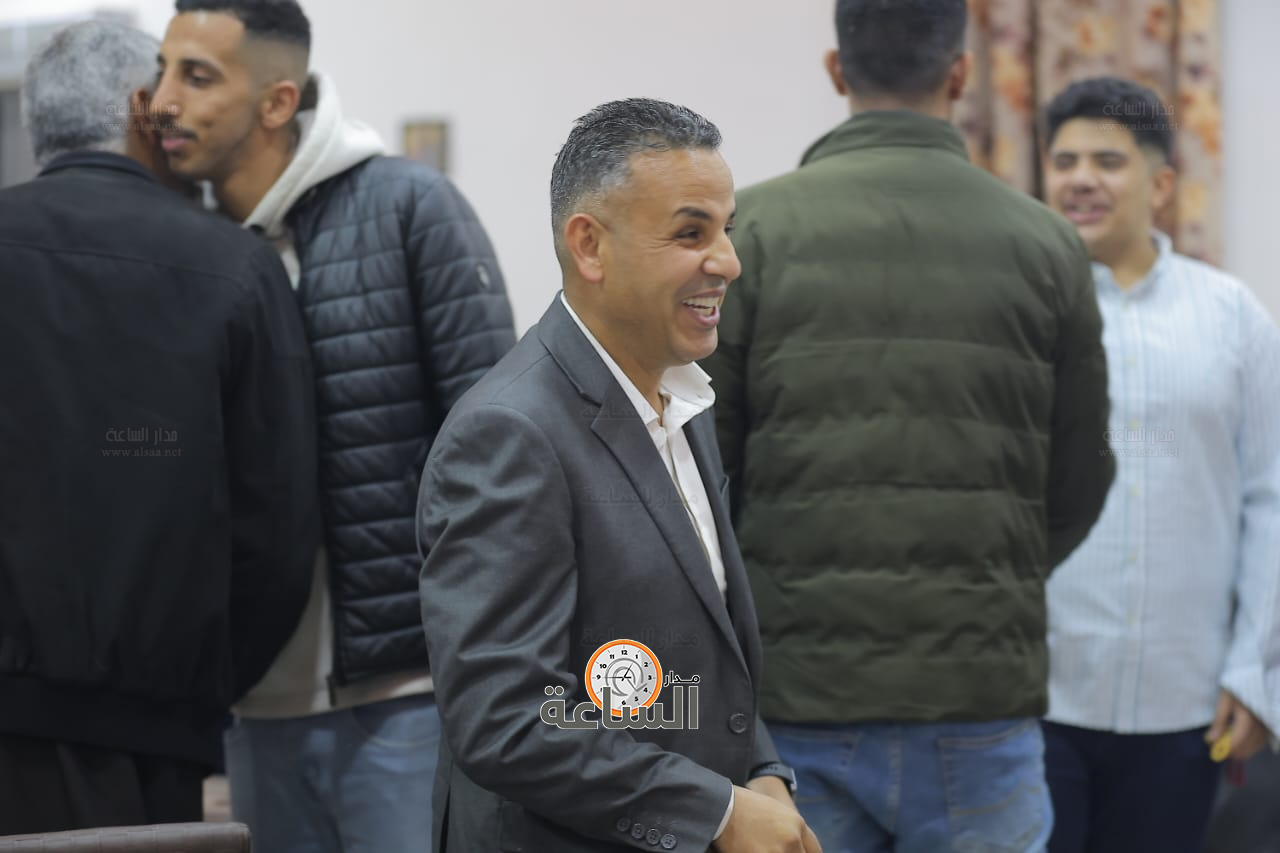 Madar Al-Saa Images 0.41549439064410143