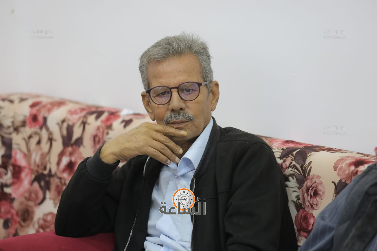 Madar Al-Saa Images 0.14837365227652077